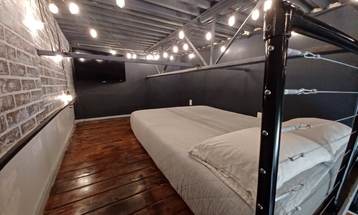 Photo of Bedroom in Niles