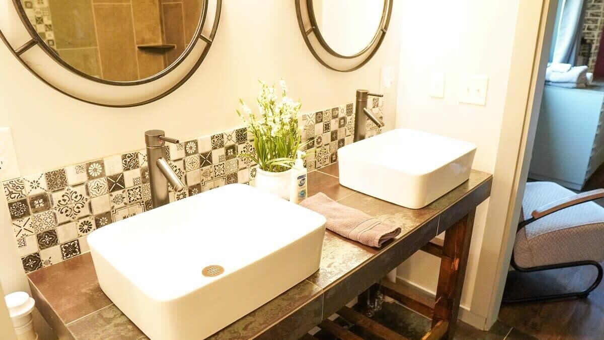 Photo of Bathroom in Niles