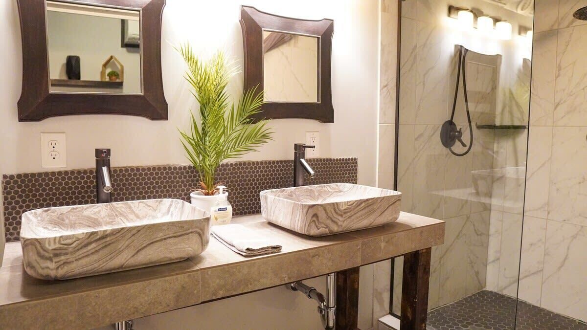 Photo of Bathroom in Niles