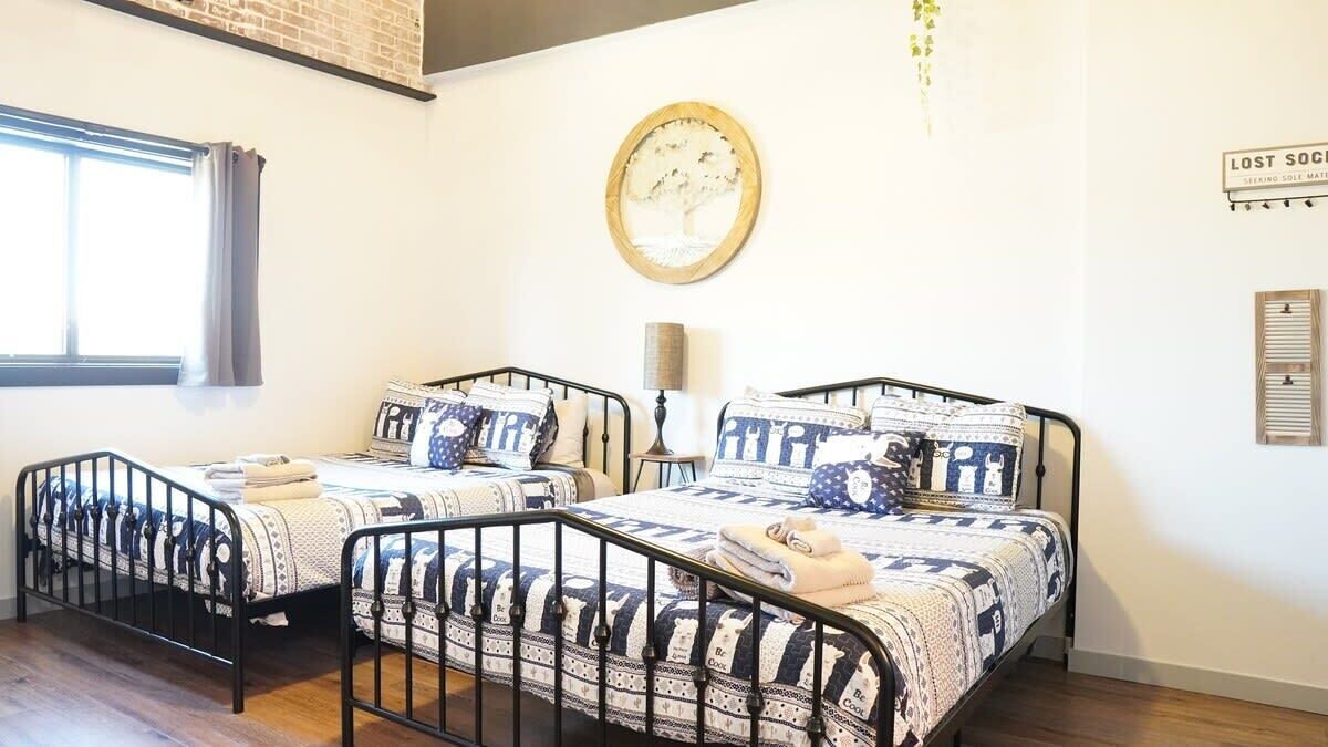 Photo of Bedroom in Niles