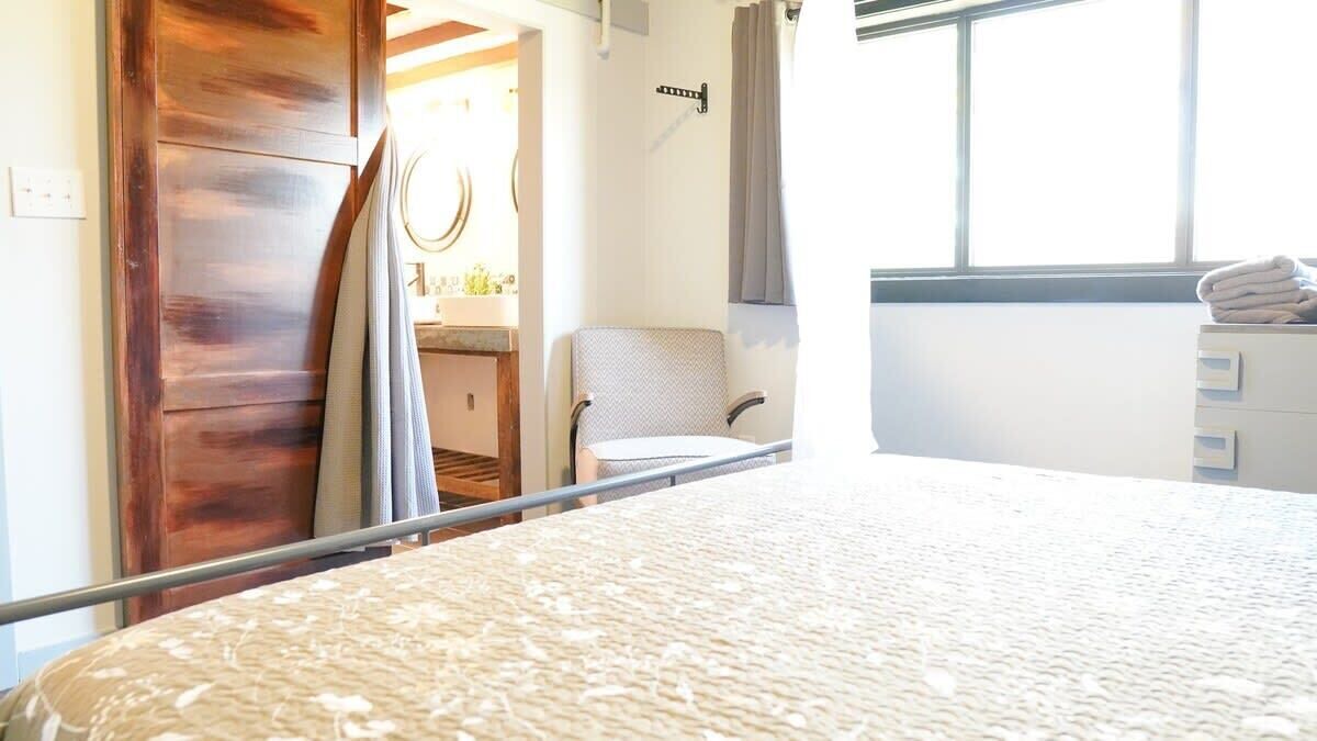 Photo of Bedroom in Niles