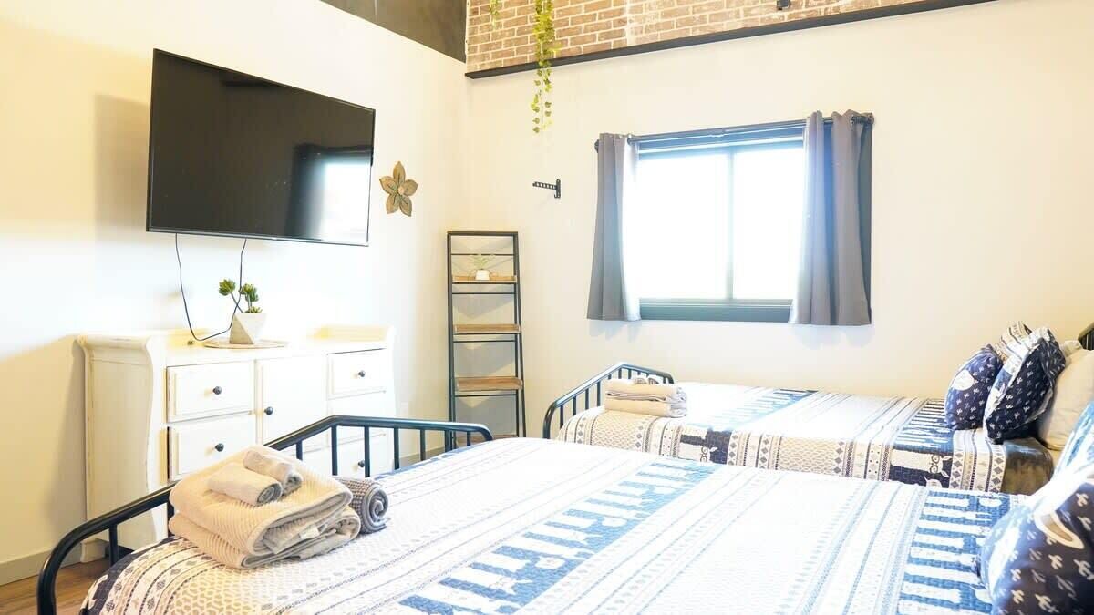 Photo of Bedroom in Niles