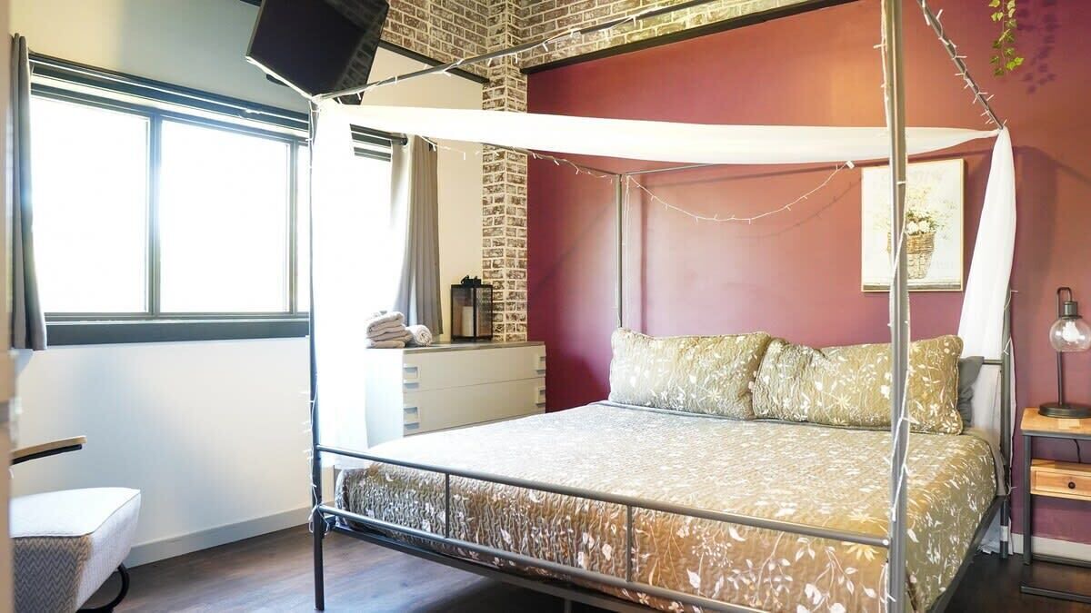 Photo of Bedroom in Niles