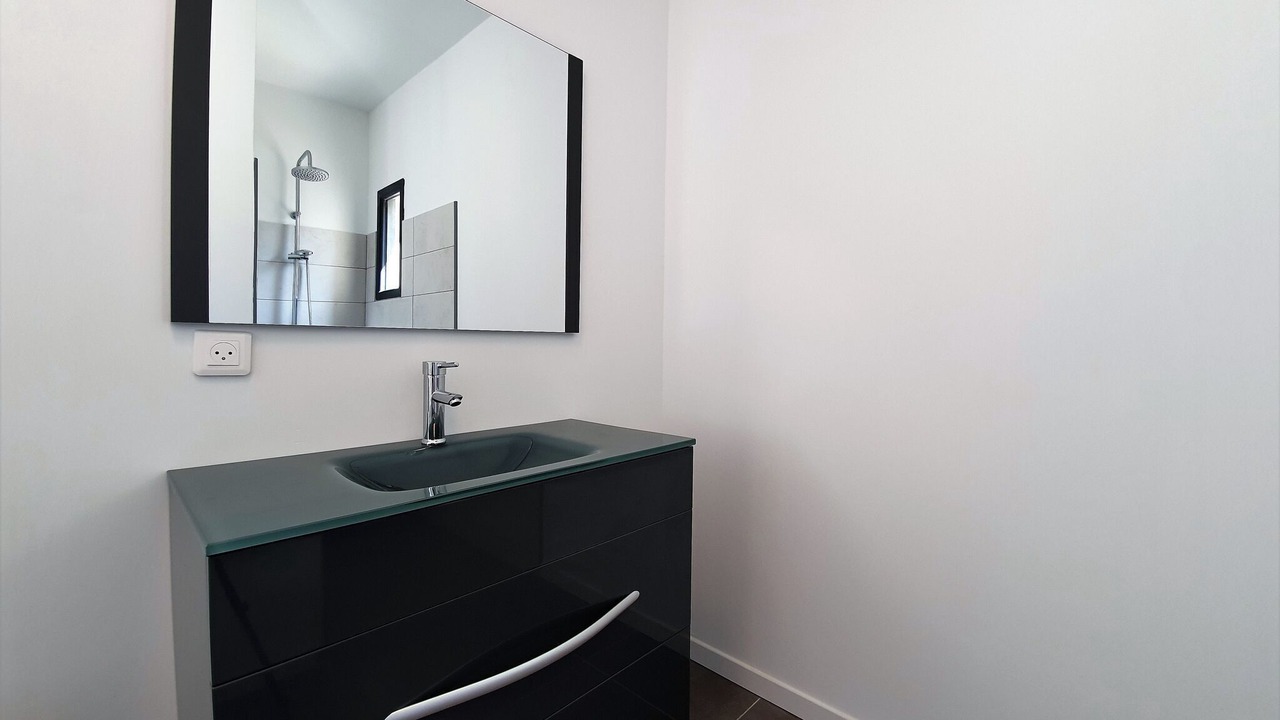 Photo of Bathroom in Oupia