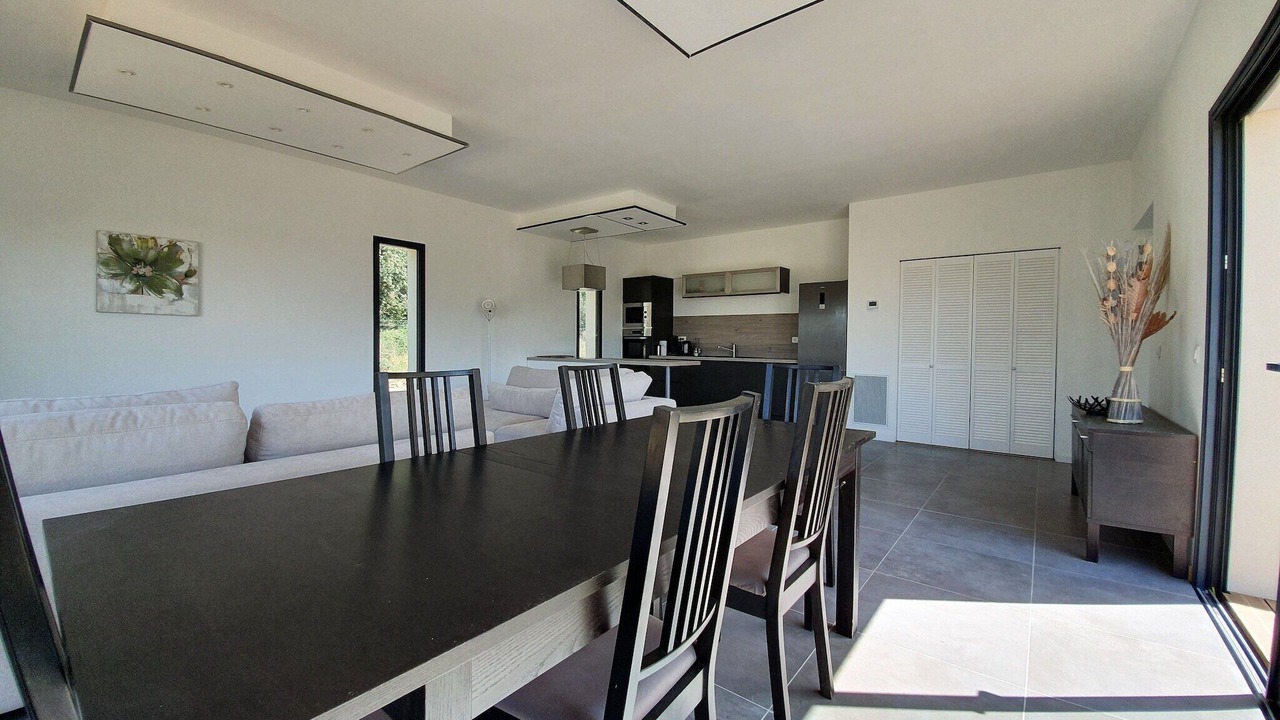 Photo of Livingroom in Oupia