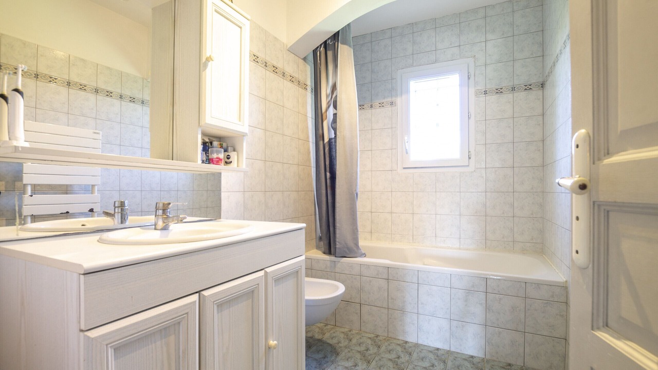 Photo of Bathroom in Piolenc
