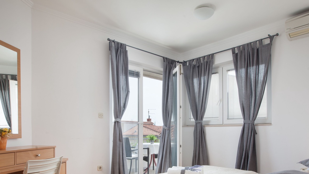 Photo of Bedroom in Makarska Old Town