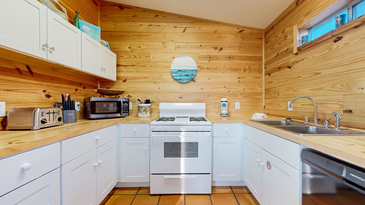 Photo of Kitchen in Leeward Sands