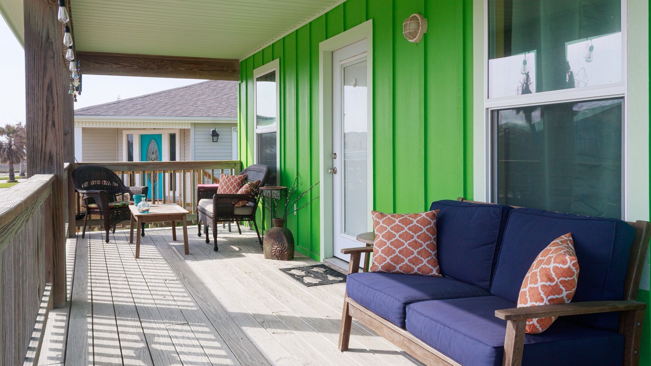 Photo of Patio Balcony in Leeward Sands