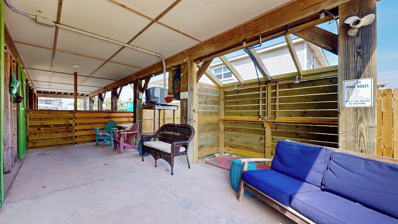 Photo of Patio Balcony in Leeward Sands