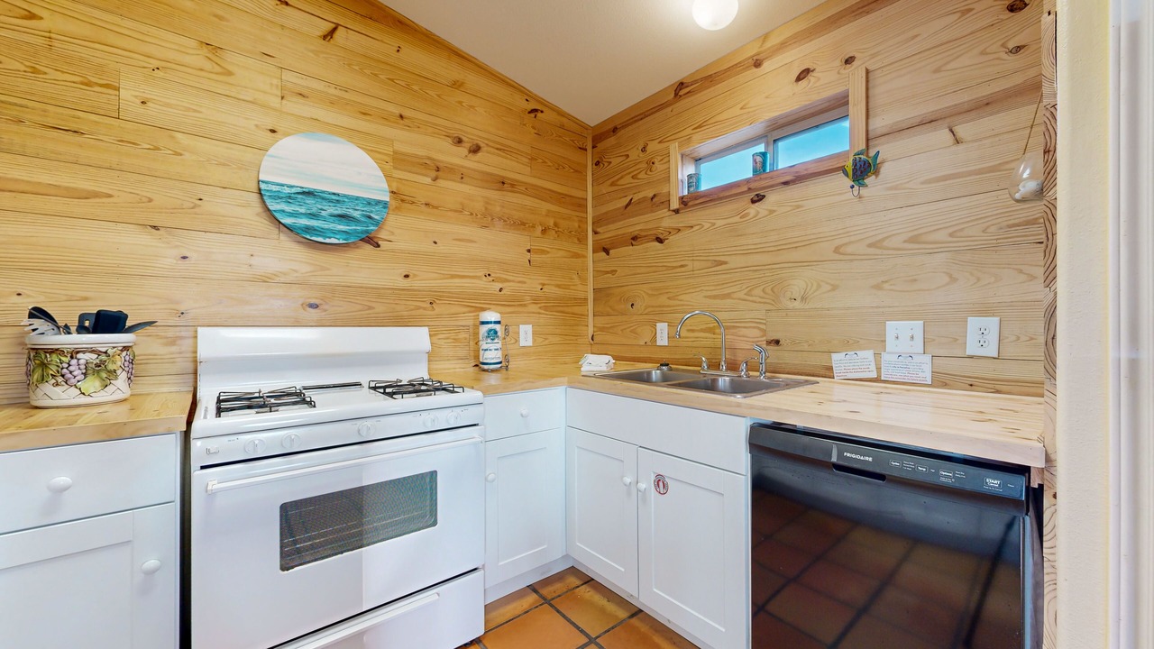 Photo of Kitchen in Leeward Sands