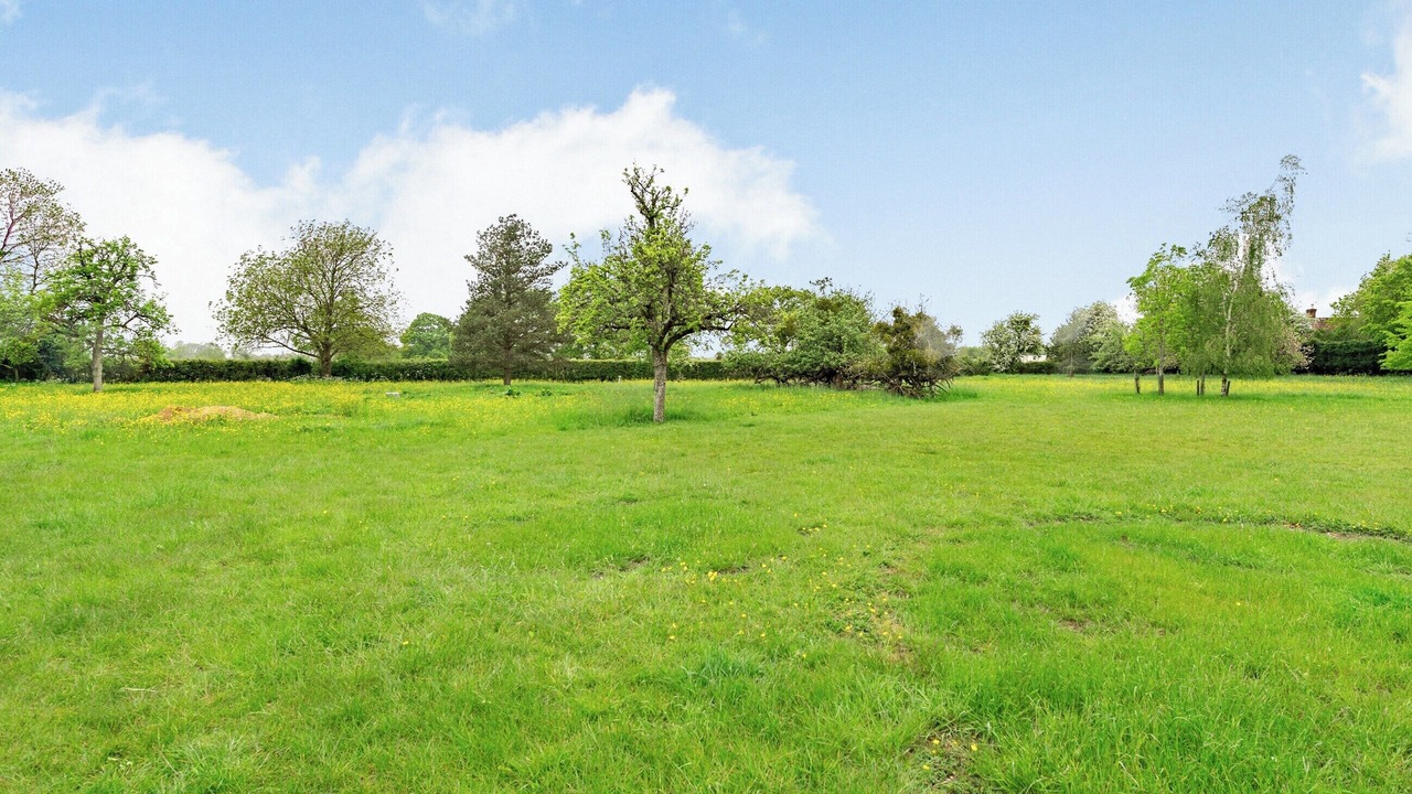 Photo of Others in Lower Wick