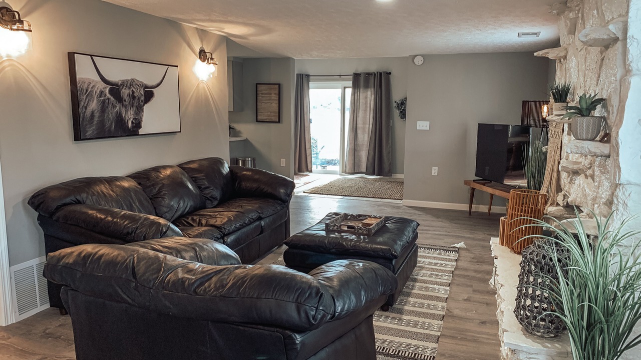 Photo of Livingroom in LaPlatte I