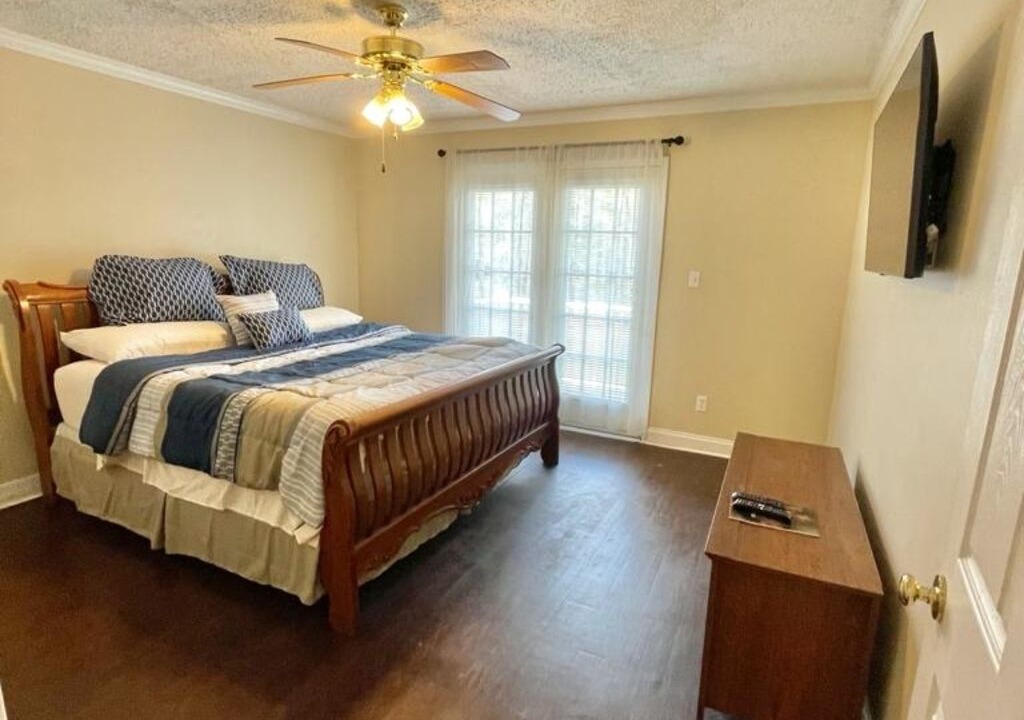 Photo of Bedroom in Benton
