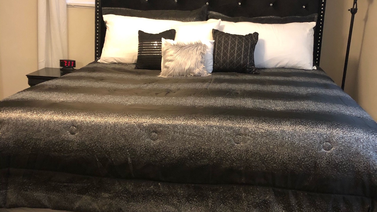 Photo of Bedroom in Forest Park