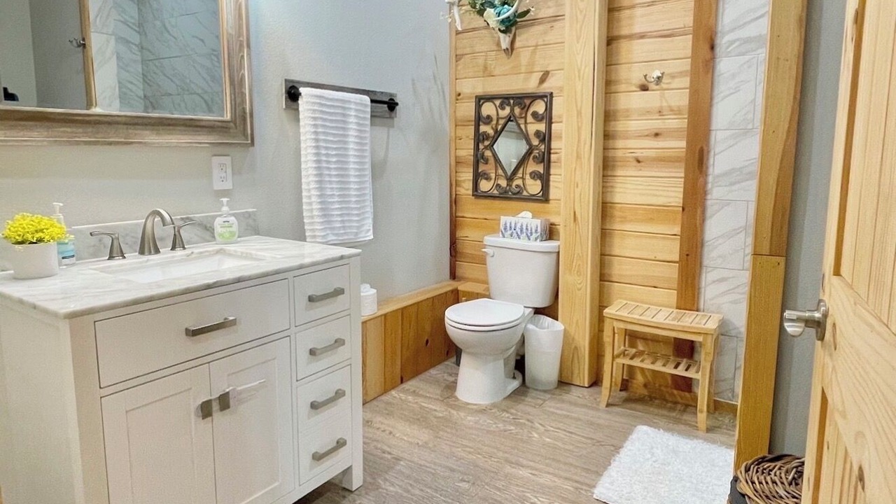 Photo of Bathroom in McLennan County