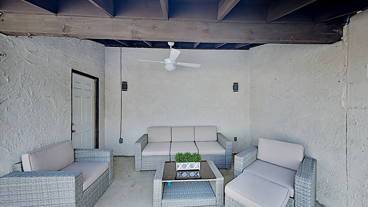 Photo of Livingroom in Desert Park Estates
