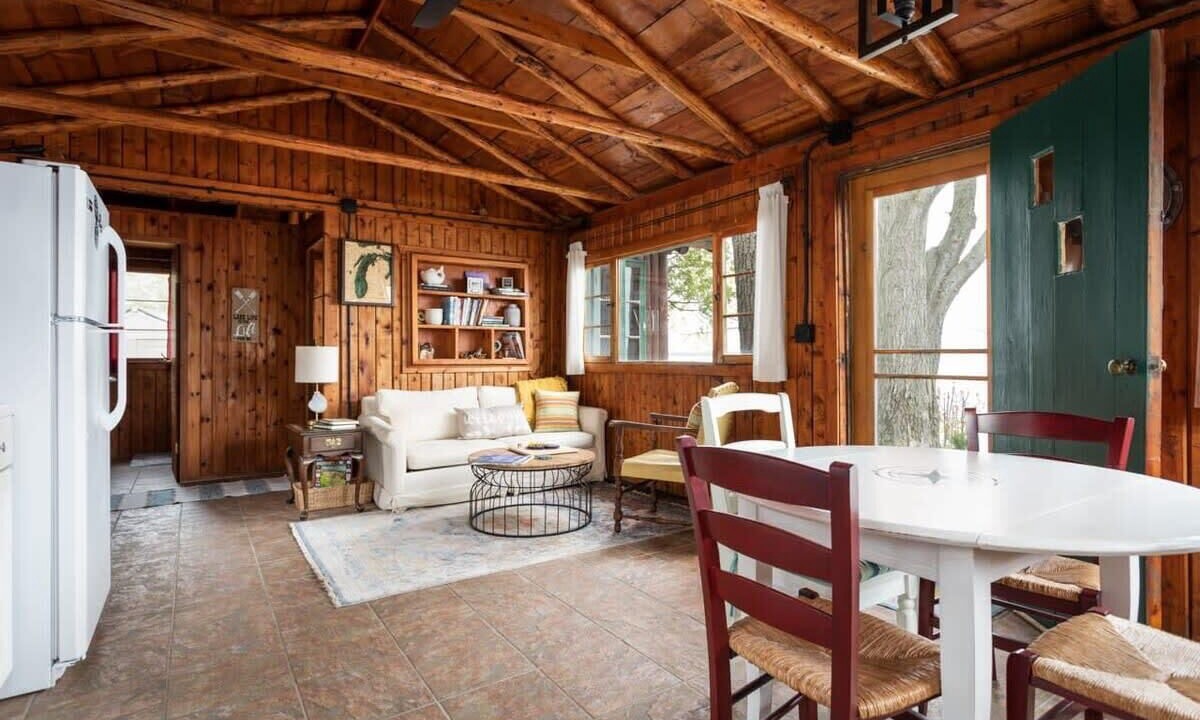 Photo of Livingroom in Suttons Bay
