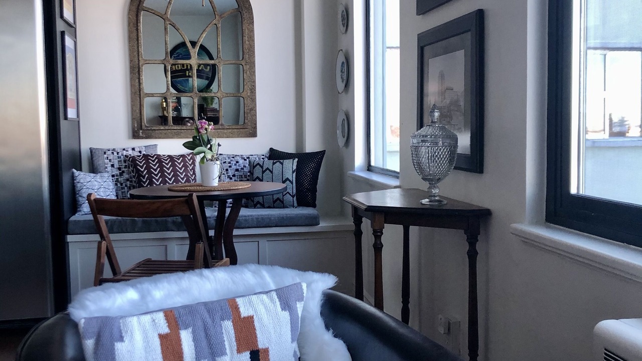 Photo of Livingroom in Downtown Anchorage