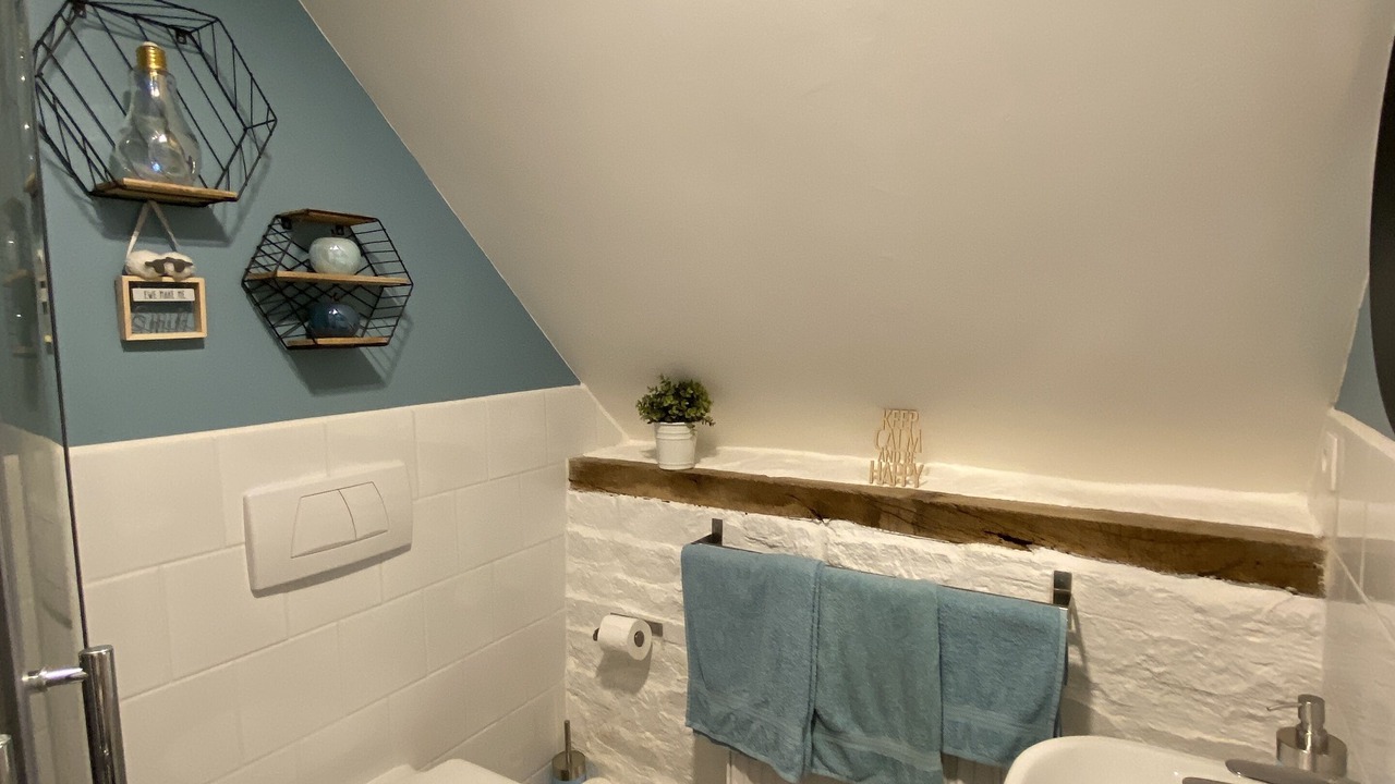 Photo of Bathroom in (le) Mesnil Hue