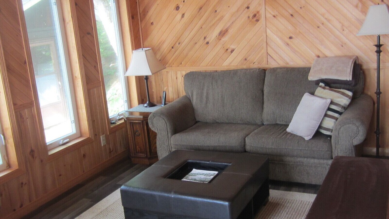 Photo of Livingroom in Unorganized Centre Parry Sound