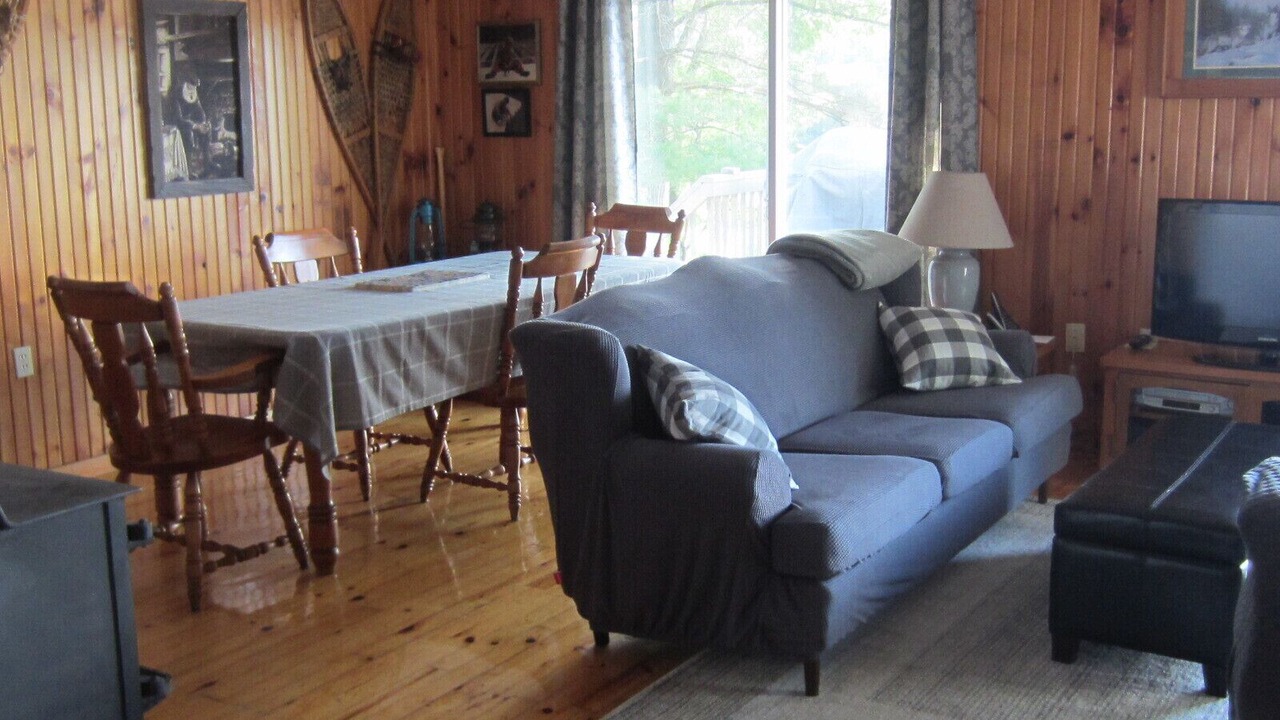 Photo of Livingroom in Unorganized Centre Parry Sound
