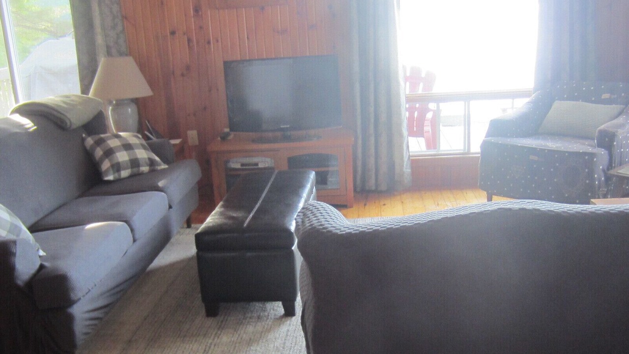 Photo of Livingroom in Unorganized Centre Parry Sound
