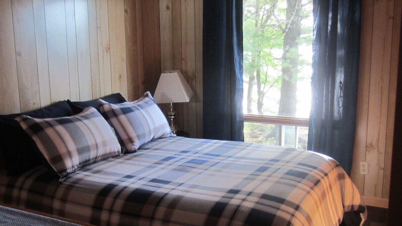 Photo of Bedroom in Unorganized Centre Parry Sound