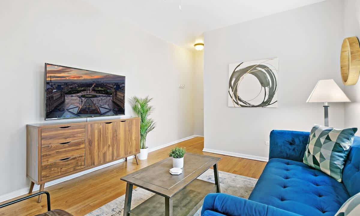 Photo of Livingroom in Rogers Park