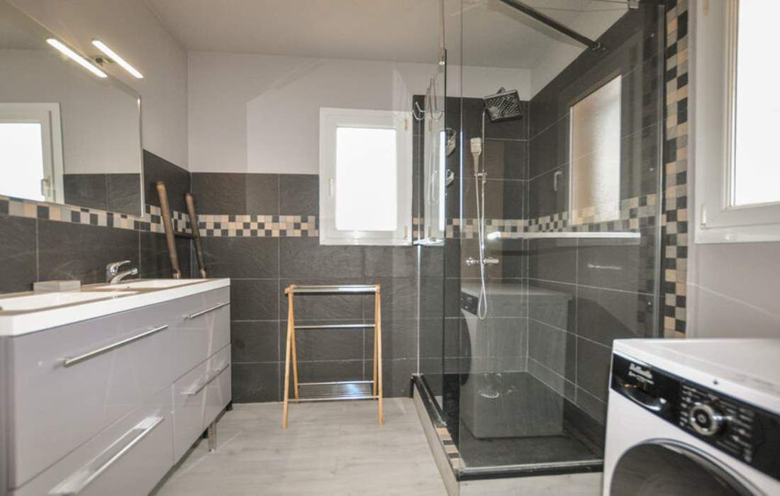 Photo of Bathroom in Saint-Laurent-de-la-Salanque