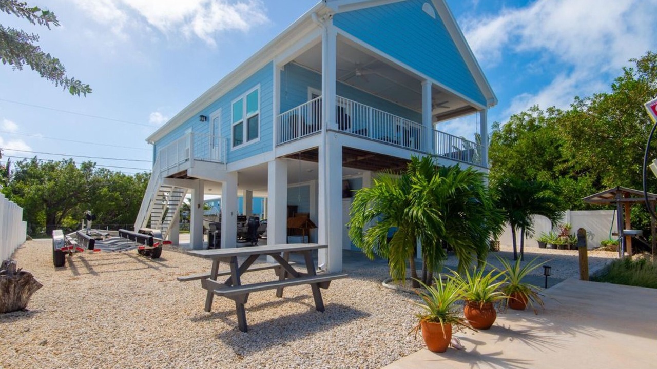 Photo of Outdoor in Breezeswept Beach Estates