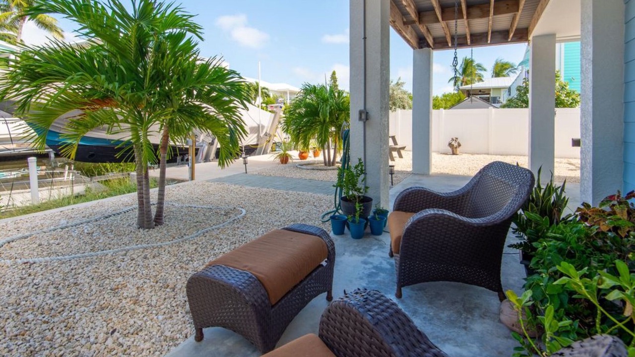 Photo of Patio Balcony in Breezeswept Beach Estates