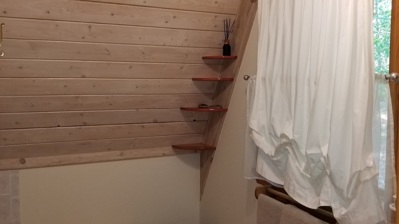 Photo of Bathroom in Pultneyville