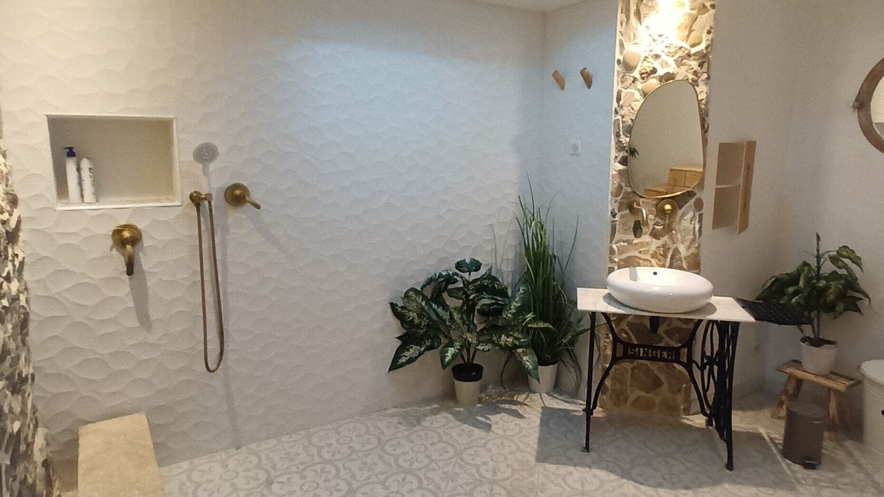 Photo of Bathroom in Saint-Dionisy