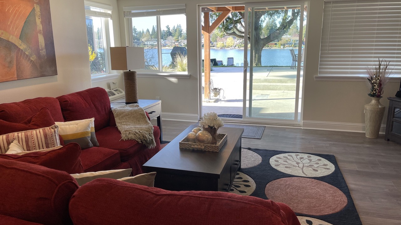 Photo of Livingroom in SeaTac
