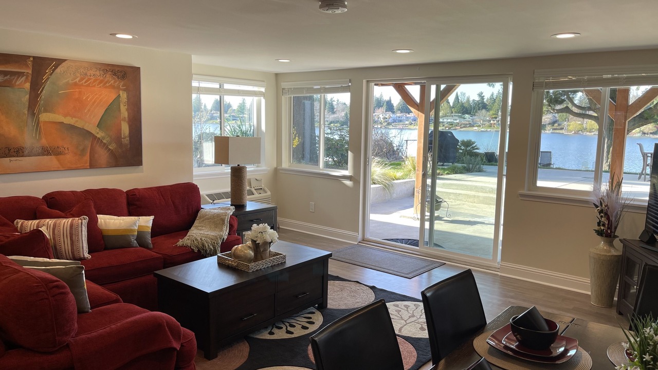 Photo of Livingroom in SeaTac