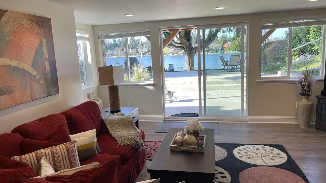 Photo of Livingroom in SeaTac