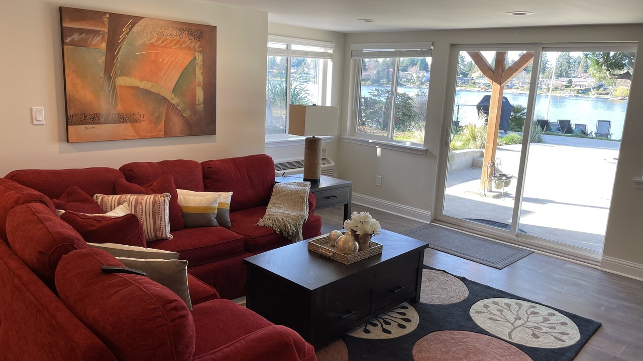 Photo of Livingroom in SeaTac