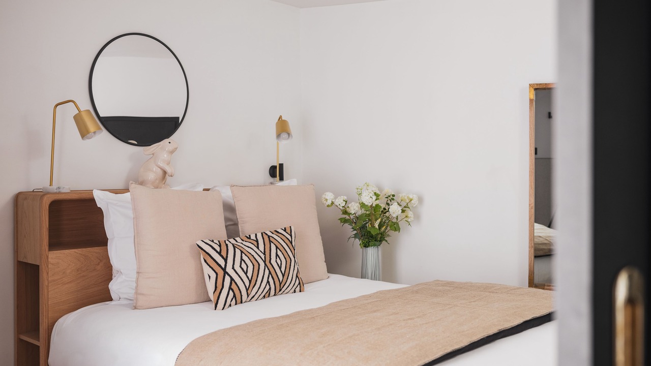Photo of Bedroom in Graslin - Commerce