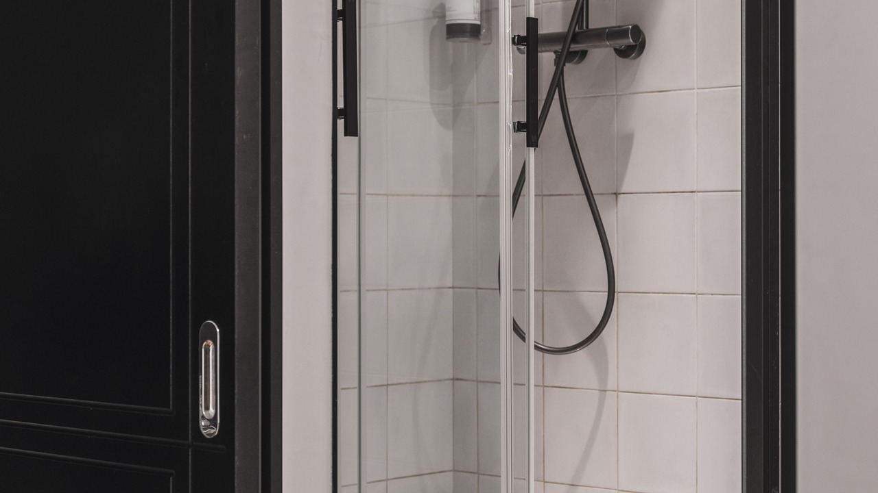 Photo of Bathroom in Graslin - Commerce