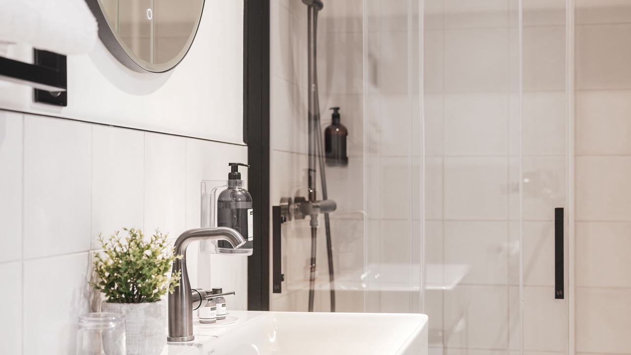 Photo of Bathroom in Graslin - Commerce