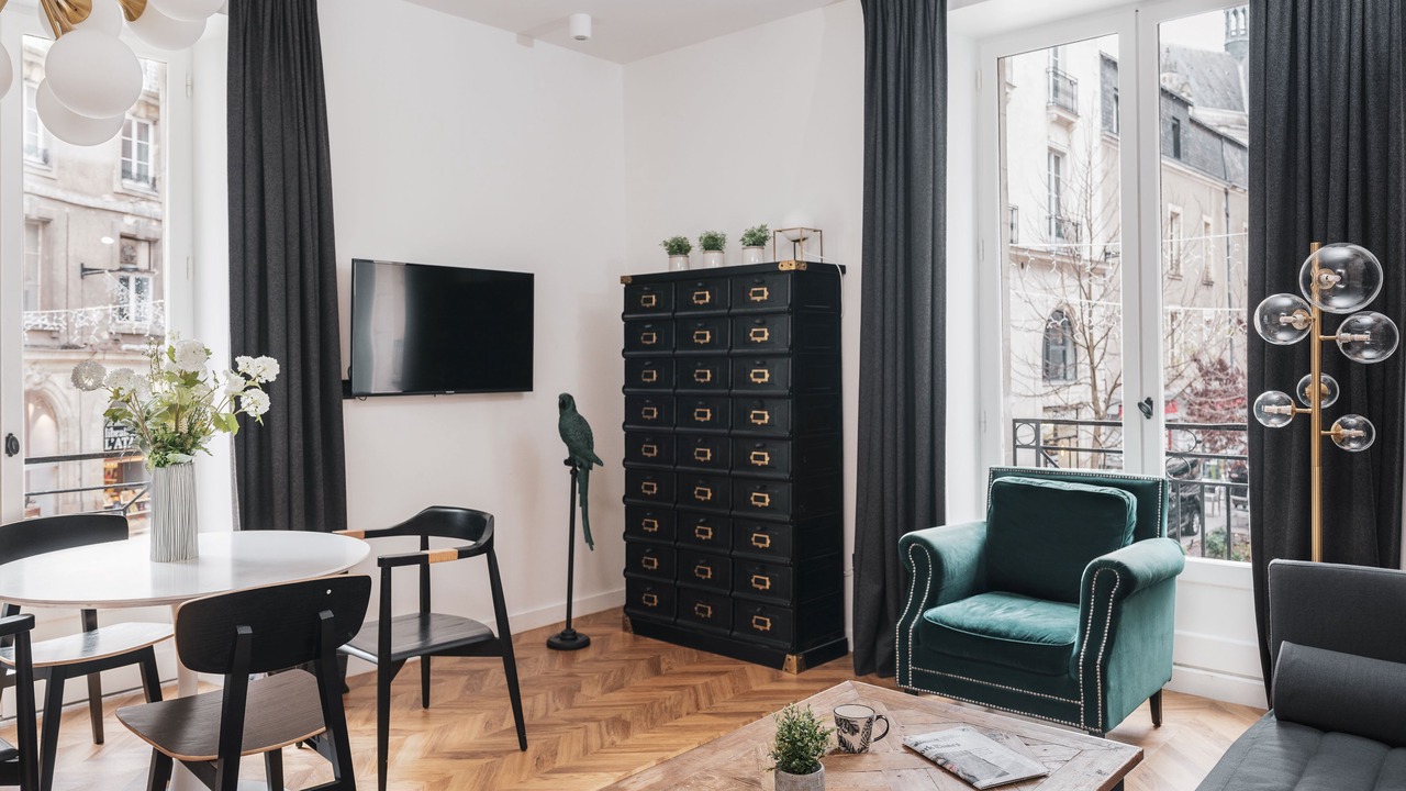 Photo of Livingroom in Graslin - Commerce