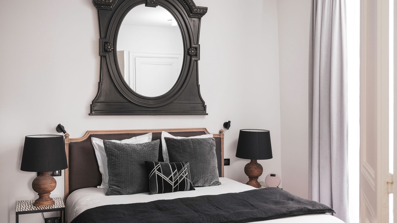 Photo of Bedroom in Graslin - Commerce