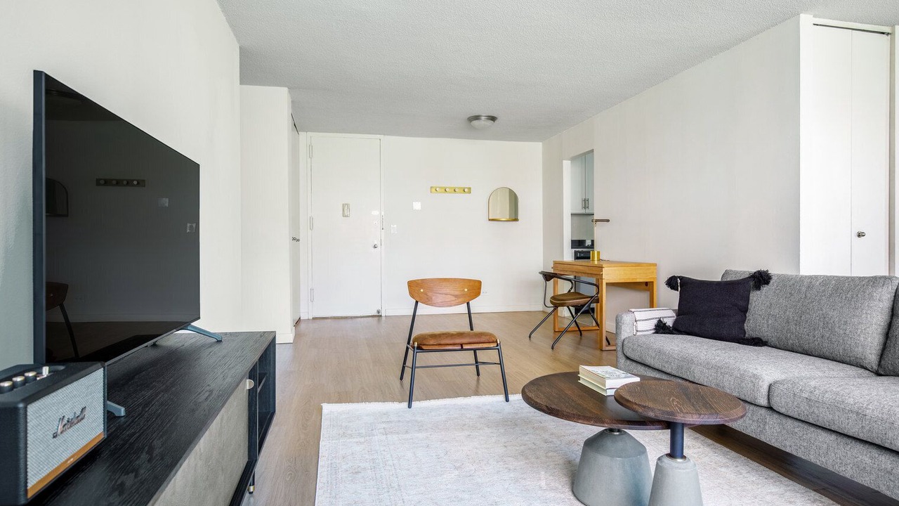 Photo of Livingroom in Manhattan Valley