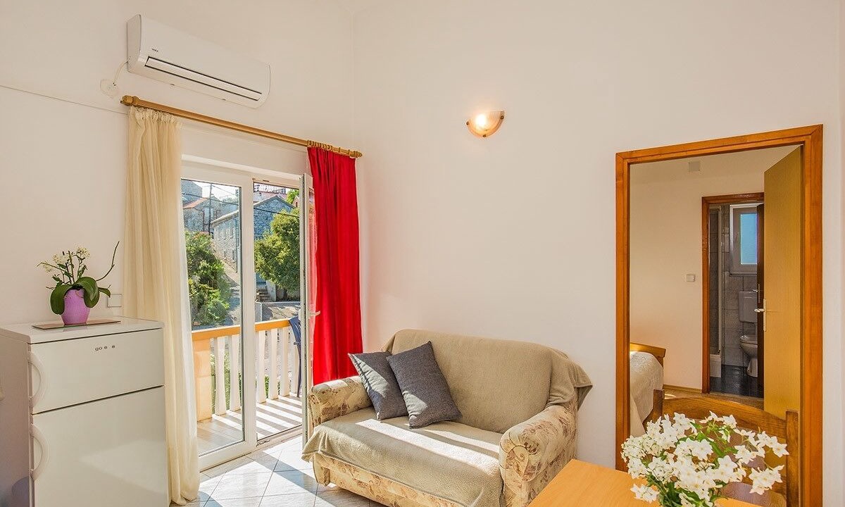 Photo of Livingroom in Tkon