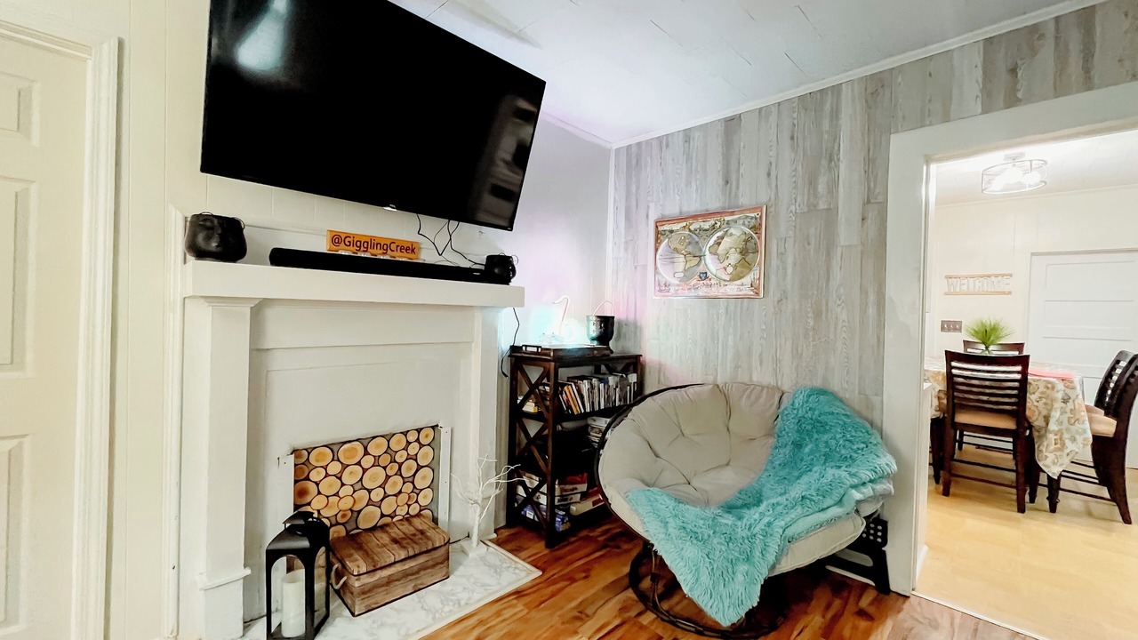 Photo of Livingroom in Reed Creek