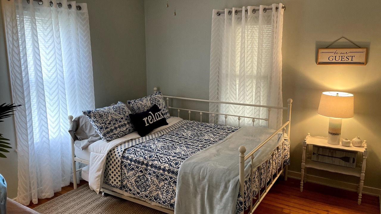 Photo of Bedroom in Conneaut