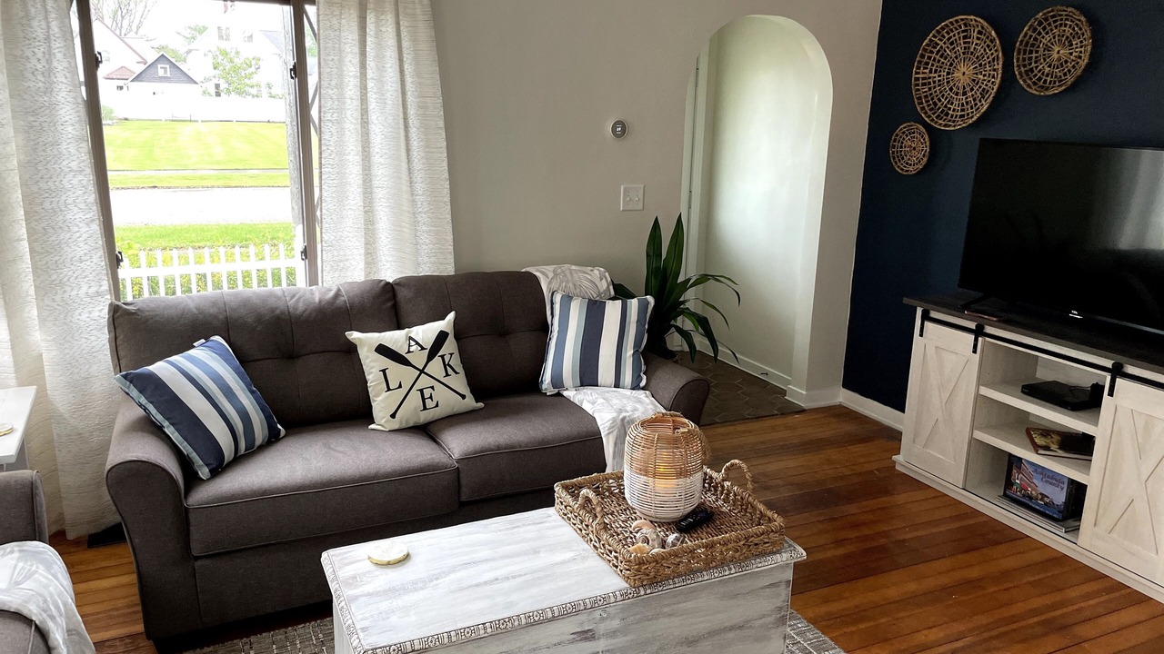 Photo of Livingroom in Conneaut