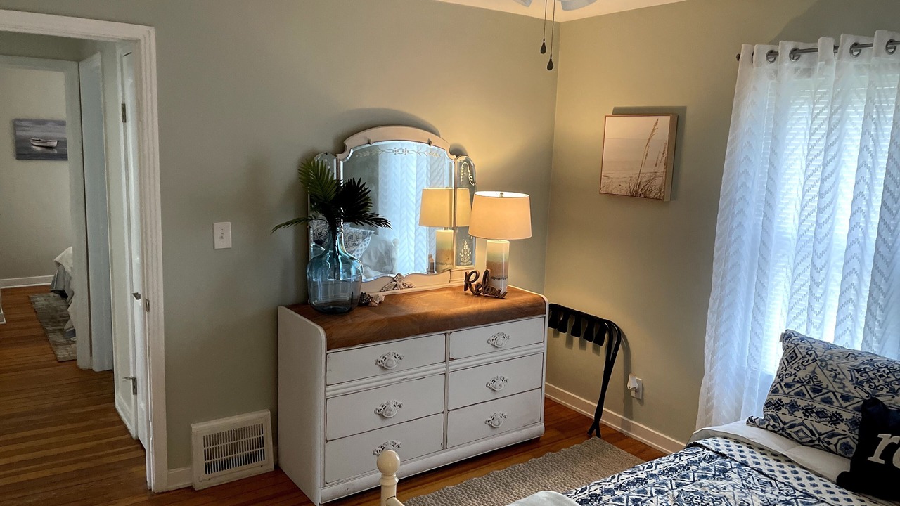 Photo of Bedroom in Conneaut