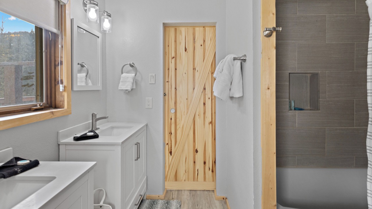 Photo of Bathroom in Red River